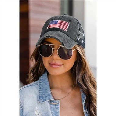 Casquette de baseball noire brodée d'étoiles